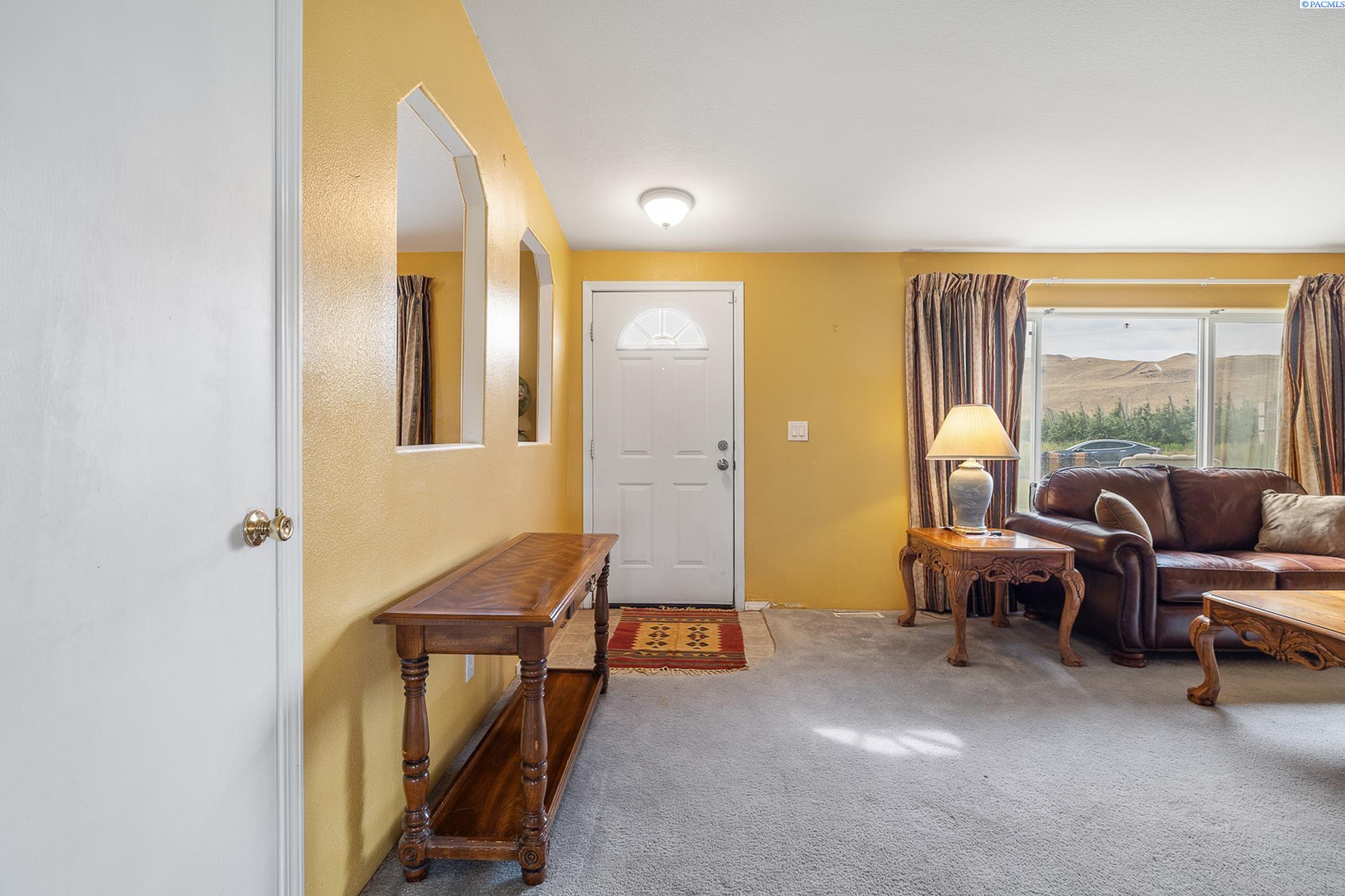 246904 East Hover Road Kennewick, WA 99337 - Photo 6 of 40 Gallery Image 6