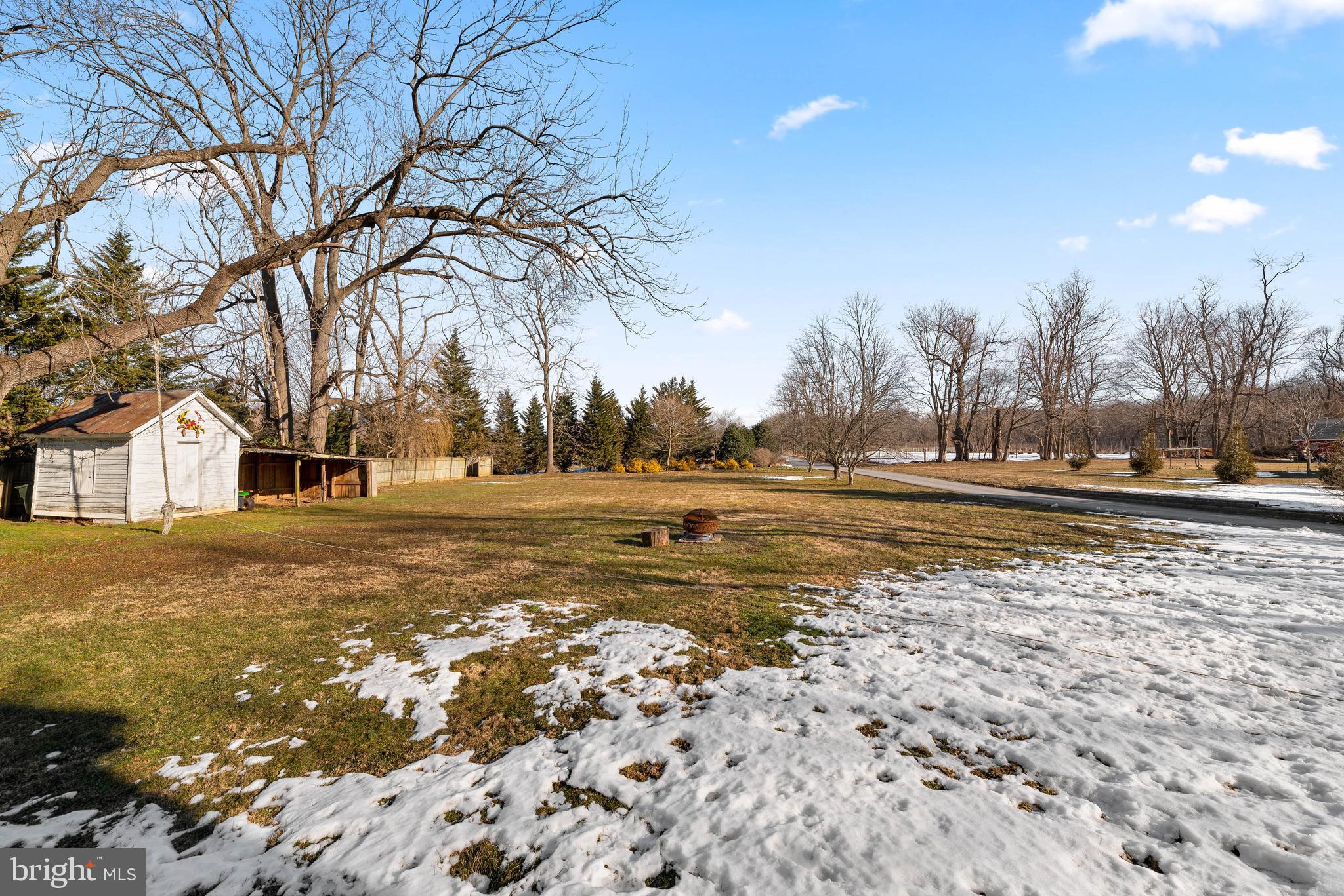 15214 Frederick Road Woodbine, MD 21797 - Photo 47 of 48 Shed + Run-In Shed