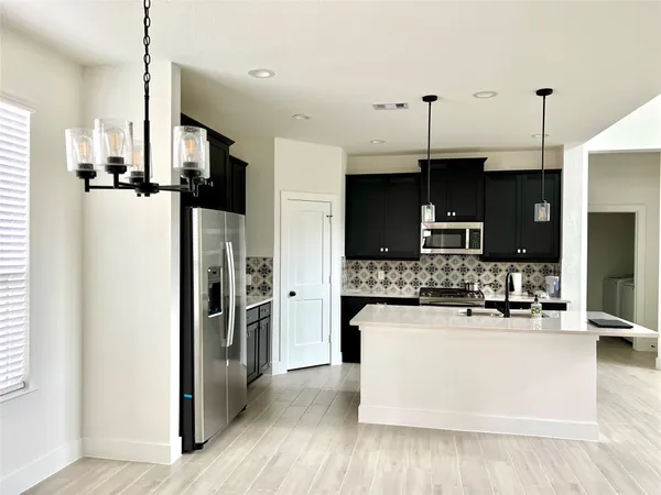 $2,900 | 17911 Purple Amaranth, Conroe, TX 77385