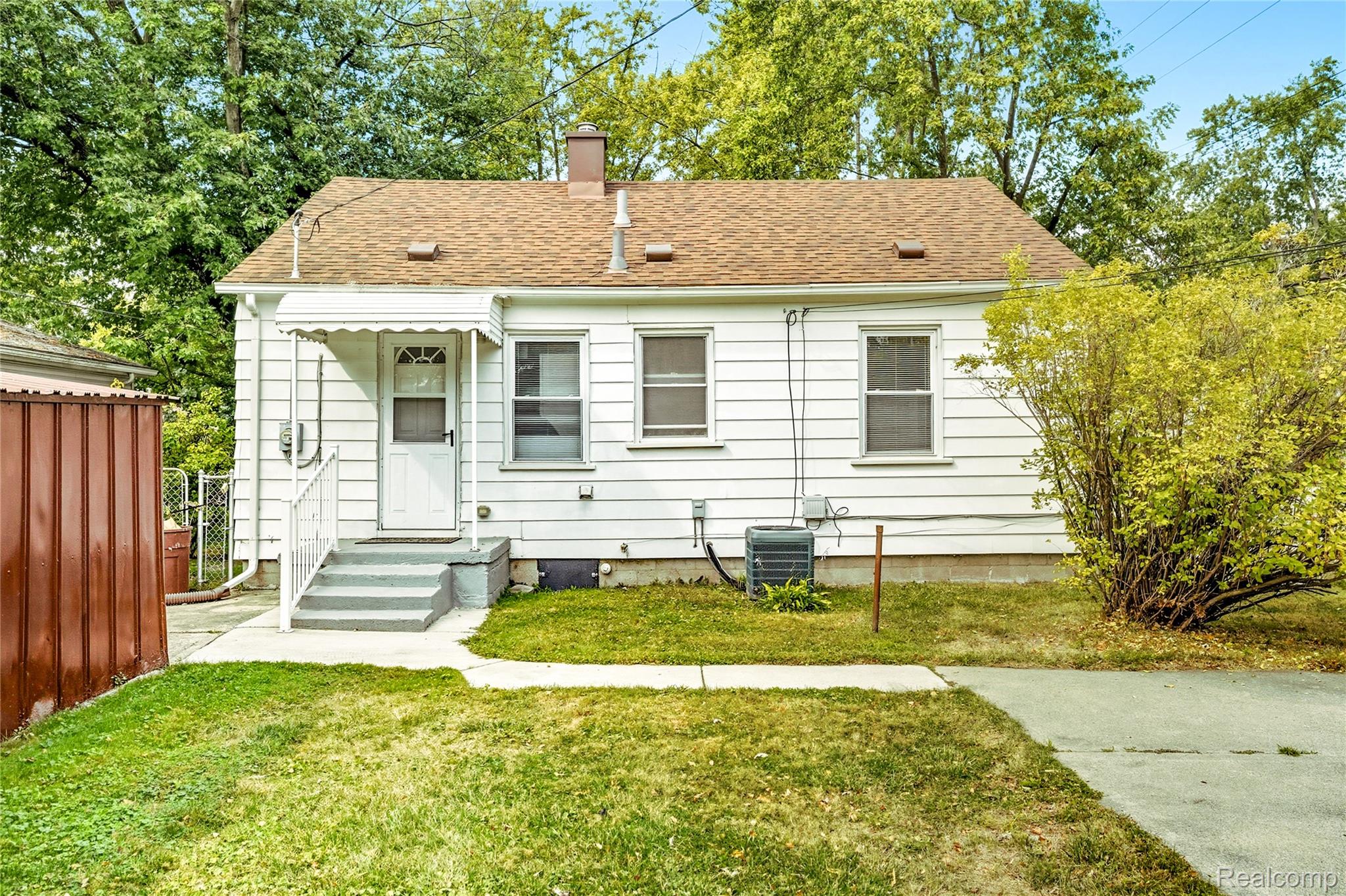 1986 Leitch Road Ferndale, MI 48220 - Photo 23 of 26 1986 Leitch Rd_EC-06.jpg
