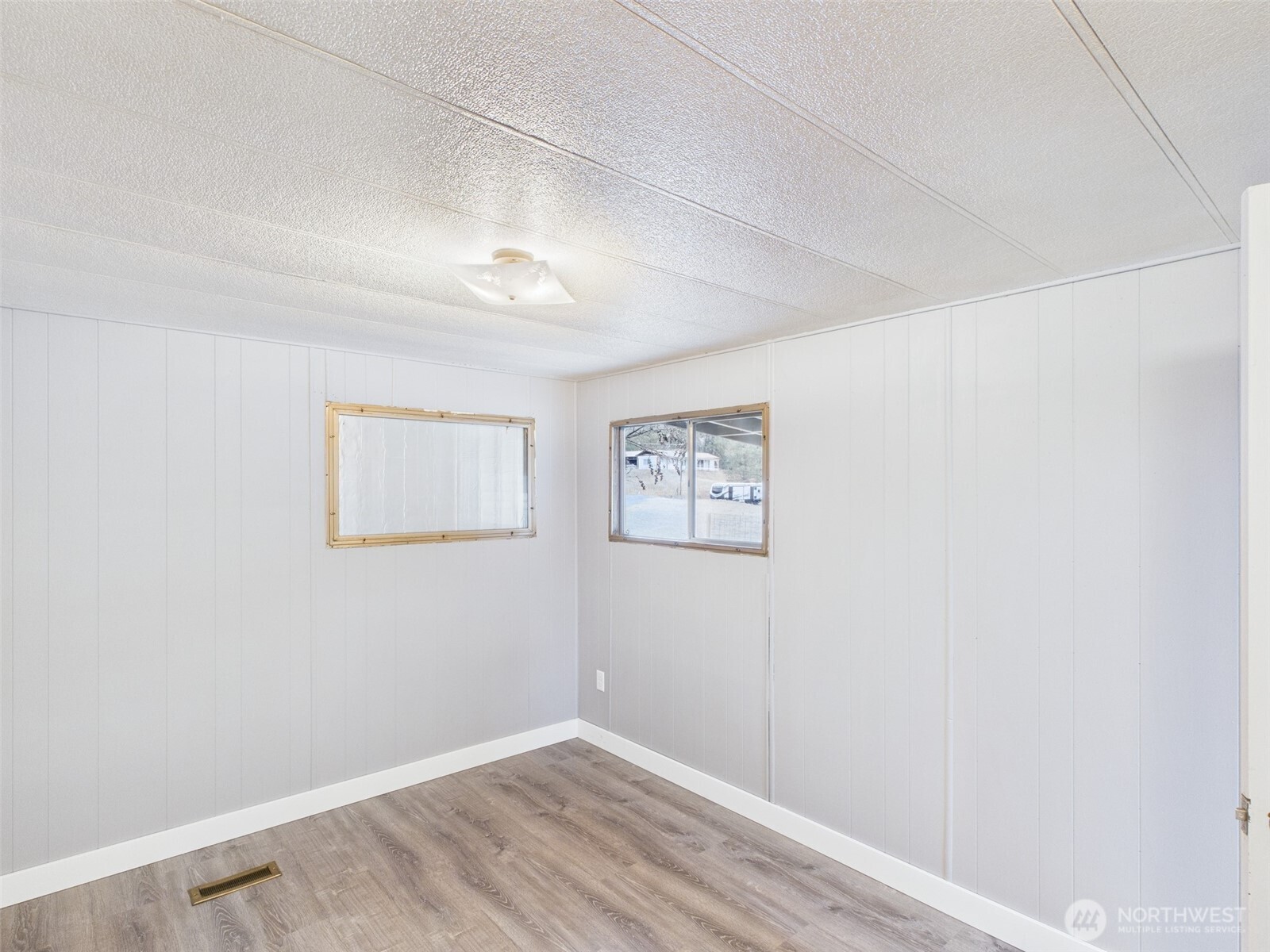 927 Hesse Boulevard Republic, WA 99166 - Photo 7 of 15