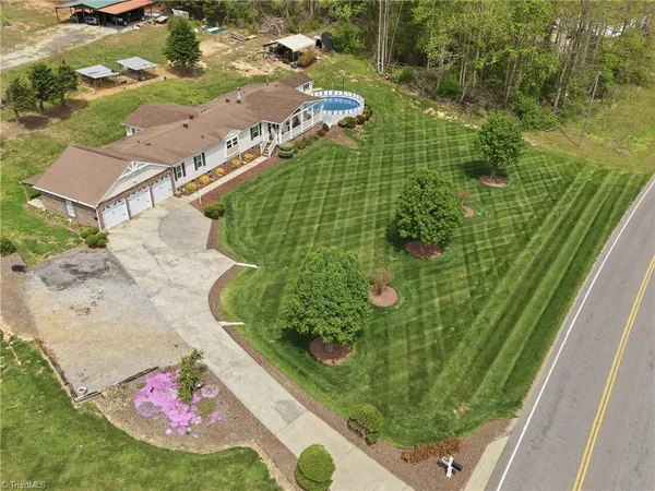 $315,000 | 7352 Highway 18, Boomer, NC 28606