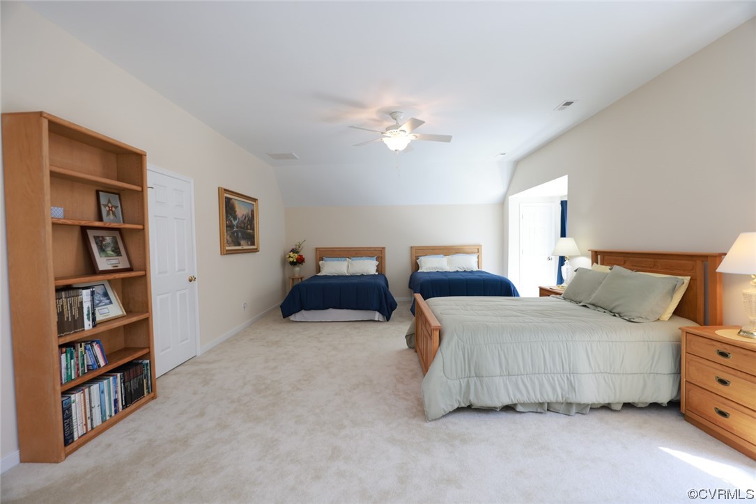 85 Rubermont Road Victoria, VA 23974 - Photo 28 of 49 a bedroom with bed and a book shelf