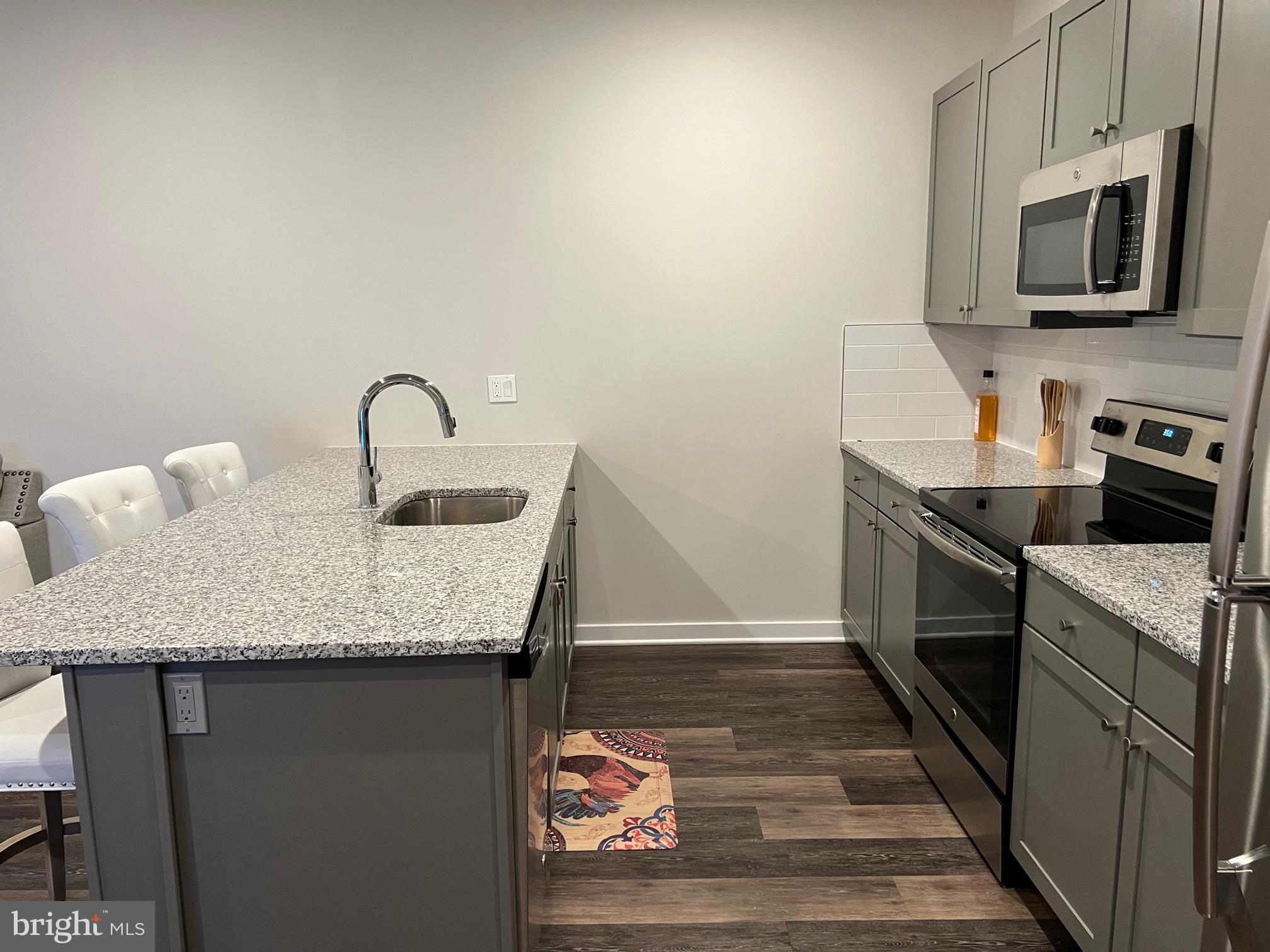 4217 Chestnut Street, Unit 206 Philadelphia, PA 19104 - Photo 6 of 15