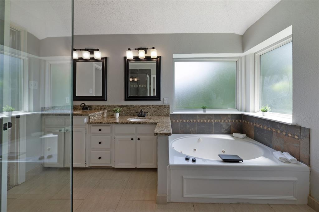 1803 Hunters Ridge Drive Grapevine, TX 76051 - Photo 21 of 35