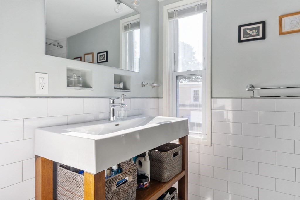 20 Cuba Street, Unit 2 Watertown, MA 02472 - Photo 11 of 24