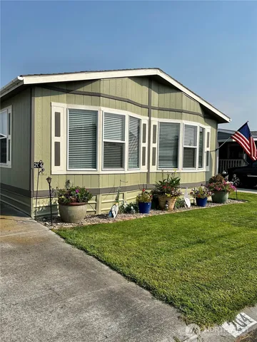 $95,000 | 2240 West Broadway Avenue, Unit 204, Moses Lake, WA 98837