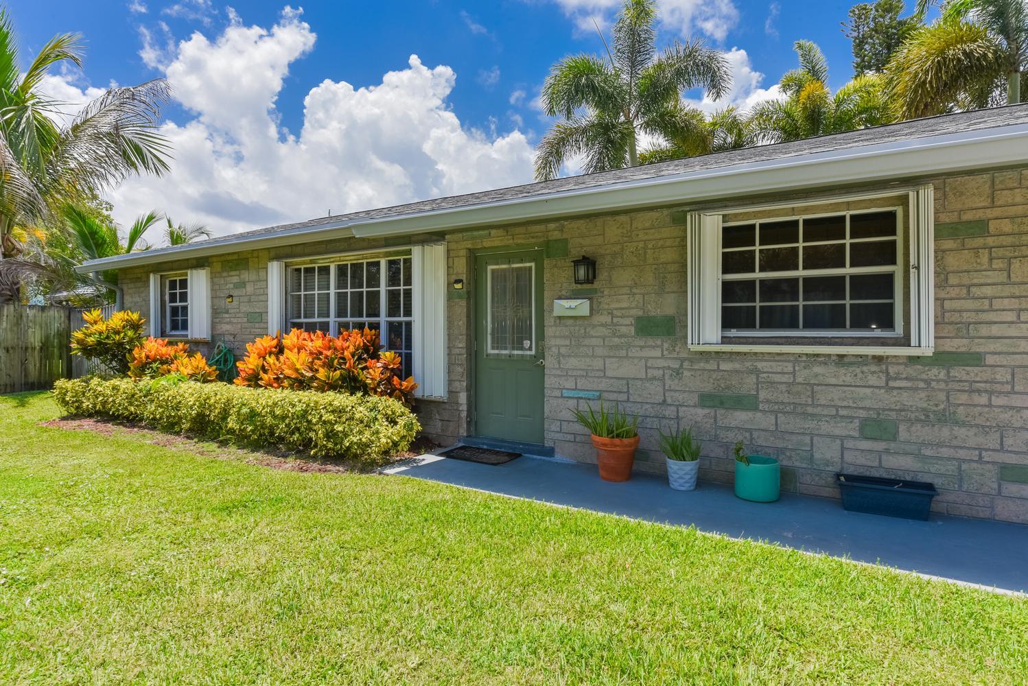18625 Loxahatchee River Road Jupiter, FL 33458 - Photo 20 of 20 Front