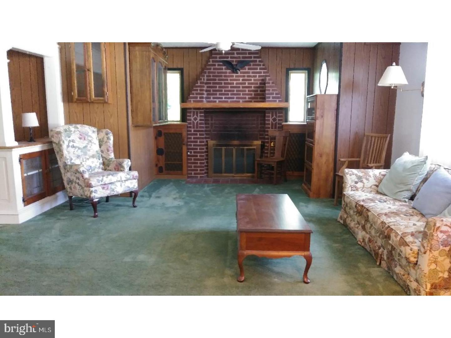 300 Valley View Road Springfield, PA 19064 - Photo 4 of 25 Living Room
