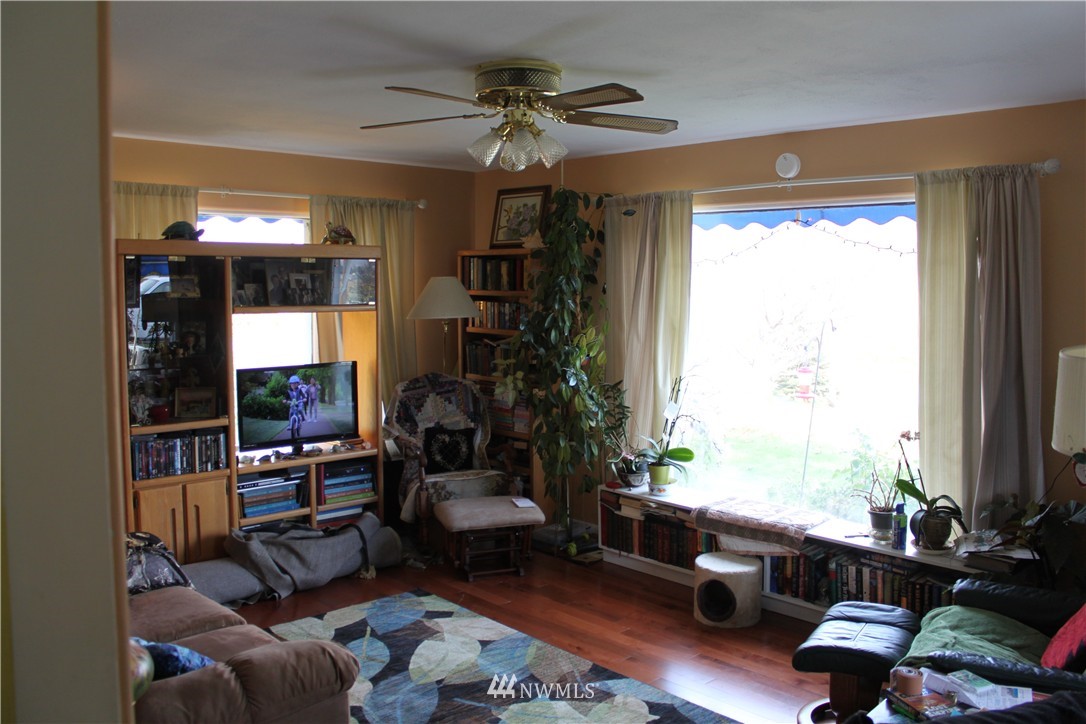 1387 Totem Pole Road Manson, WA 98831 - Photo 15 of 25 Gallery Image 15