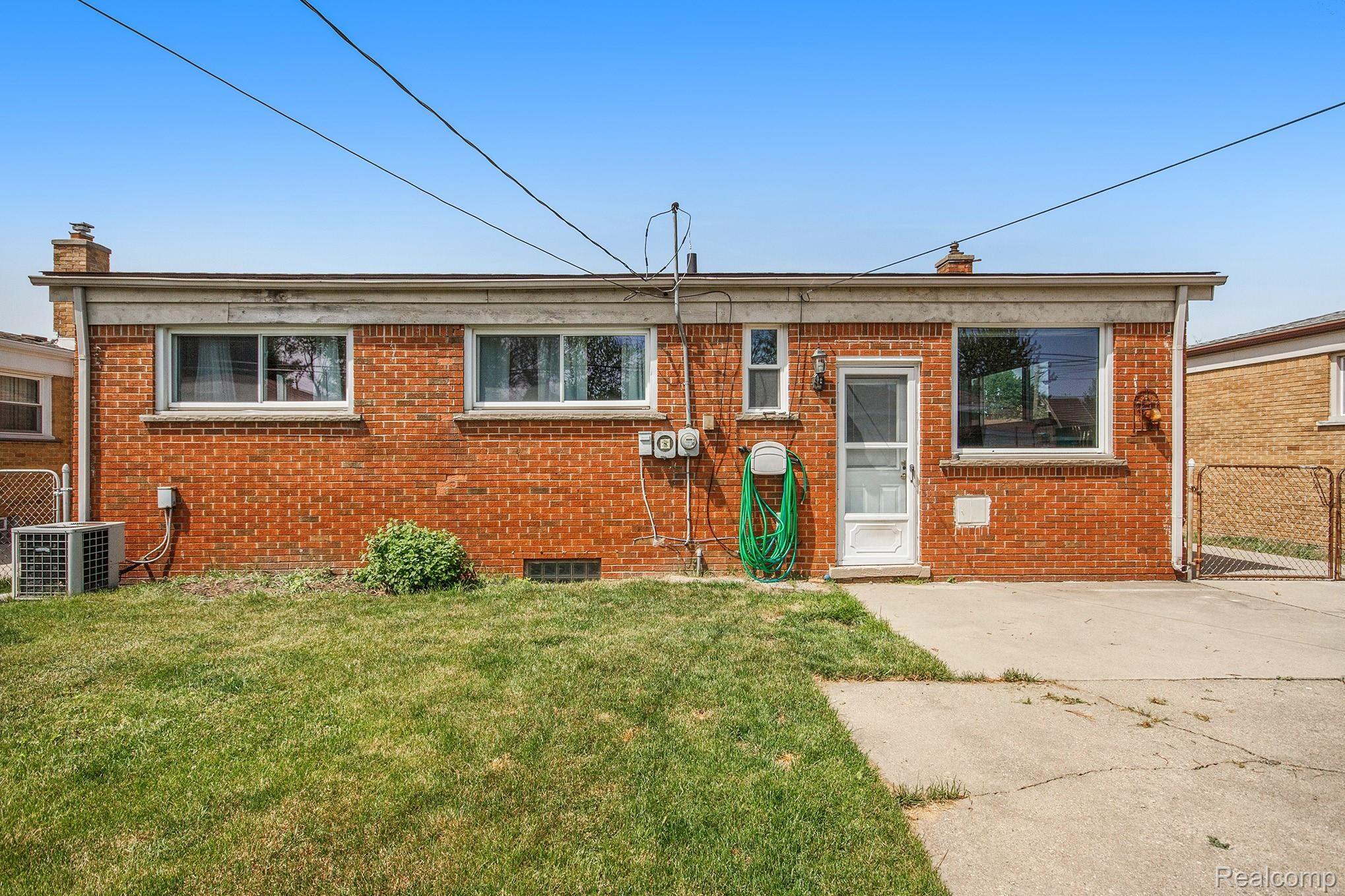 17960 Winsome Road Fraser, MI 48026 - Photo 7 of 26 17960 Winsome_42.jpg