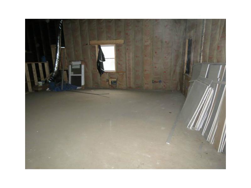 848 Narrows Road Connellsville, PA 15425 - Photo 4 of 6 Living Room.