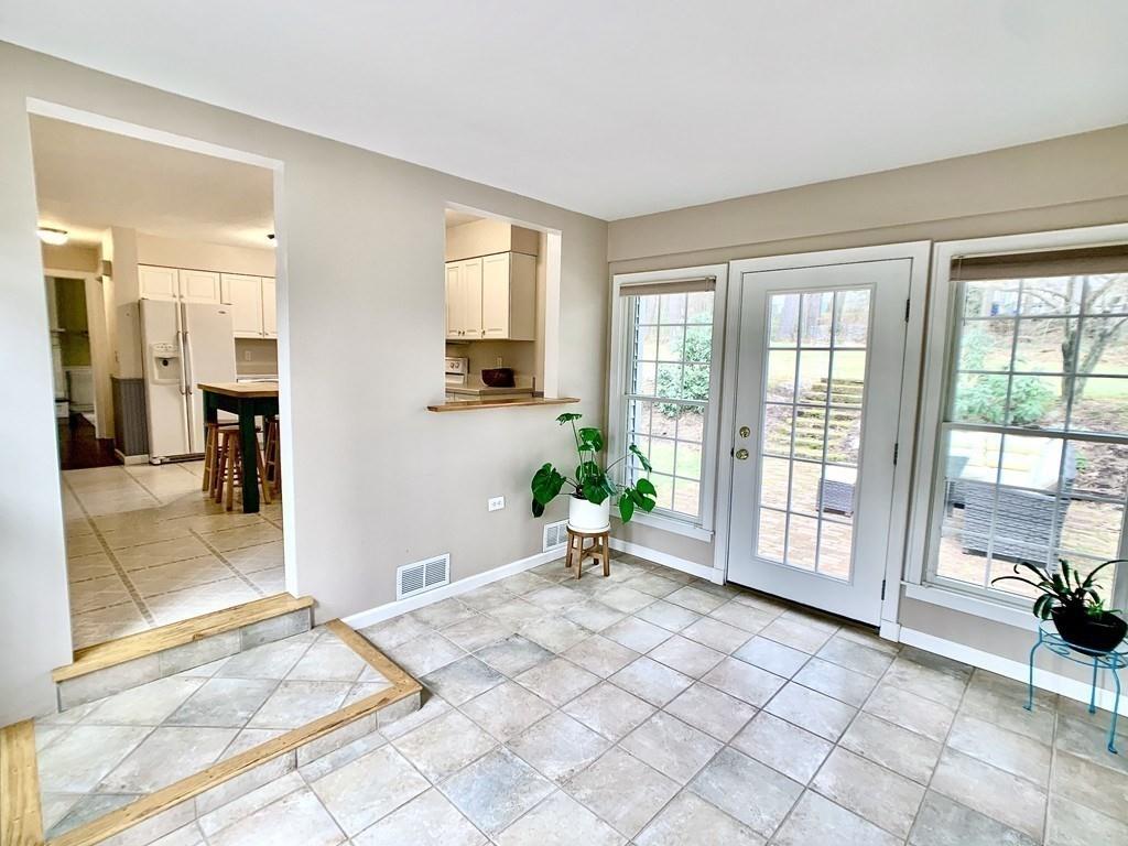65 Logtown Road Amherst, MA 01002 - Photo 2 of 40 Gallery Image 2
