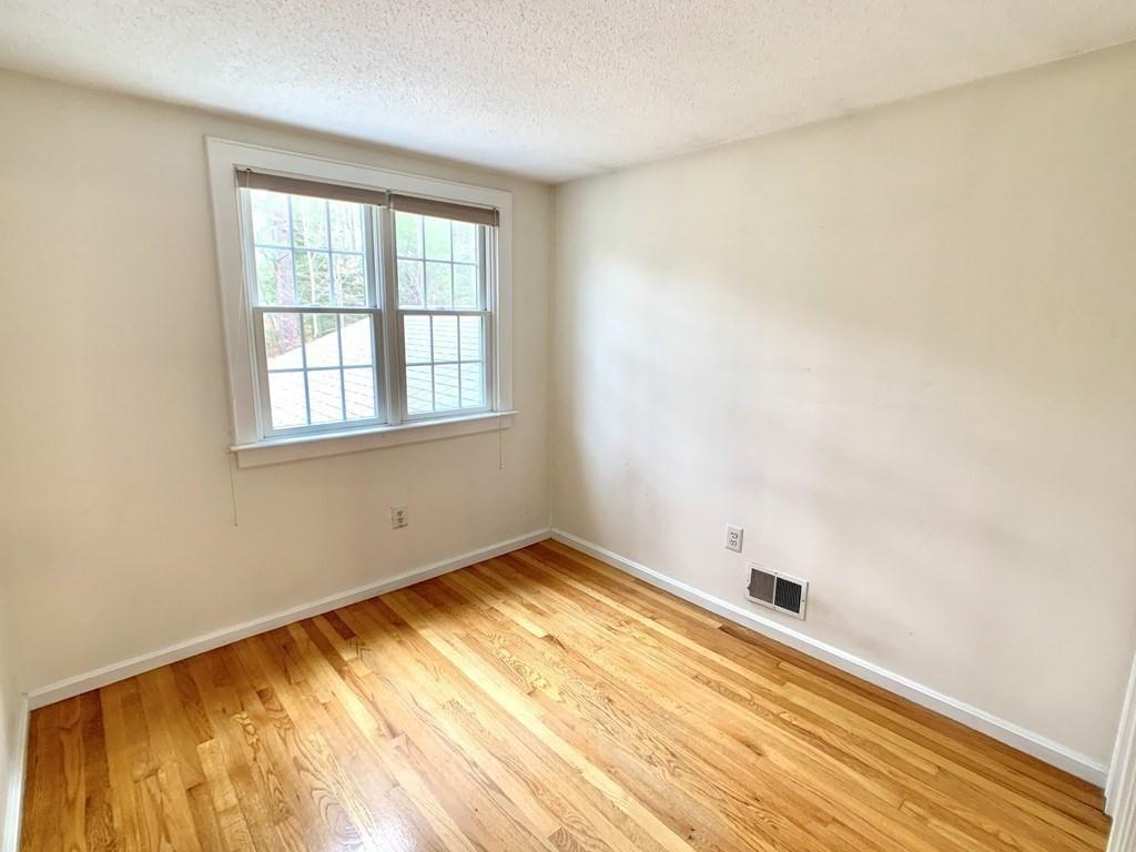 65 Logtown Road Amherst, MA 01002 - Photo 28 of 40 Gallery Image 28