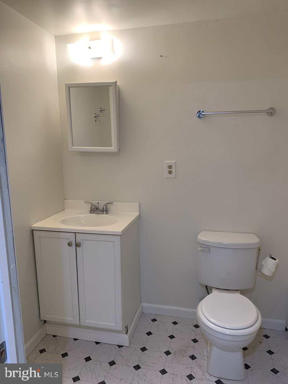 4620 Harcourt Road Baltimore, MD 21214 - Photo 11 of 14 Basement Full Bath