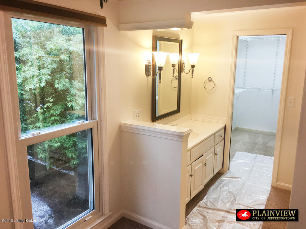 412 Moser Road Louisville, KY 40223 - Photo 31 of 42 412 Moser Rd - Master_bath_01