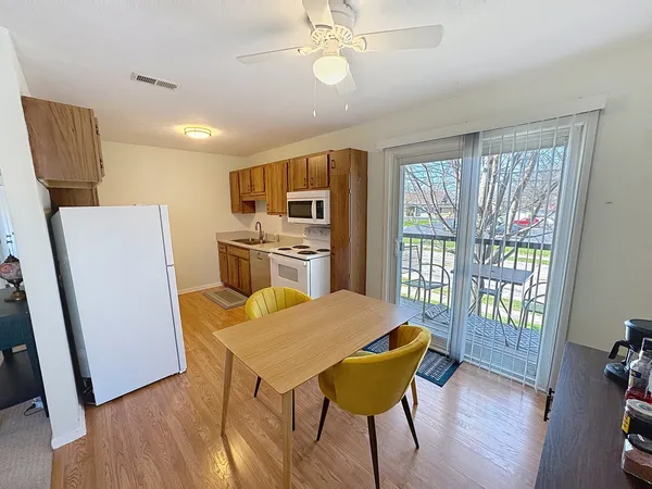 $82,900 | 1816 53rd Street, Unit 9, Moline, IL 61265