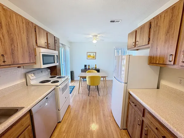 $82,900 | 1816 53rd Street, Unit 9, Moline, IL 61265