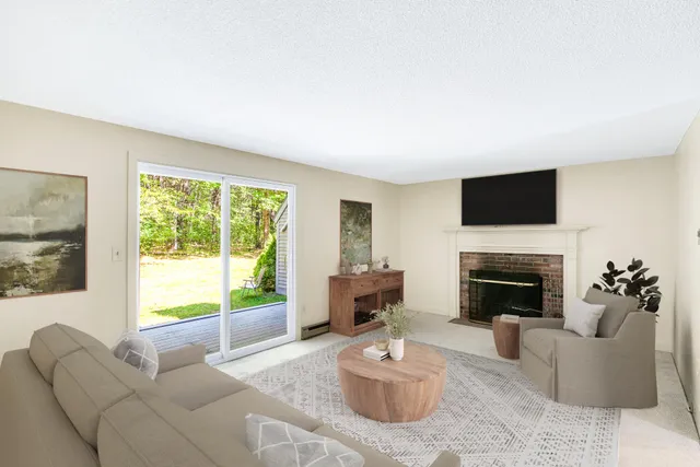 $359,900 | 7 Wonderbrook Drive, Unit 7, Kennebunk, ME 04043