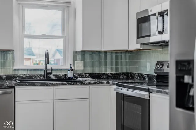 $269,900 | 2815 Yellowwood Court, Columbus, IN 47203