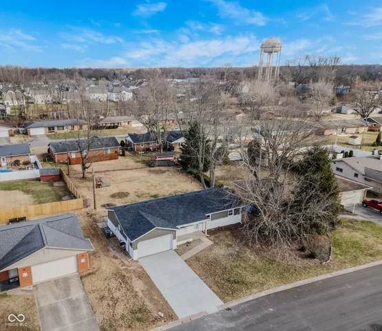 $269,900 | 2815 Yellowwood Court, Columbus, IN 47203