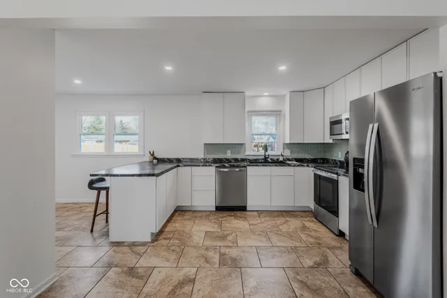 $269,900 | 2815 Yellowwood Court, Columbus, IN 47203