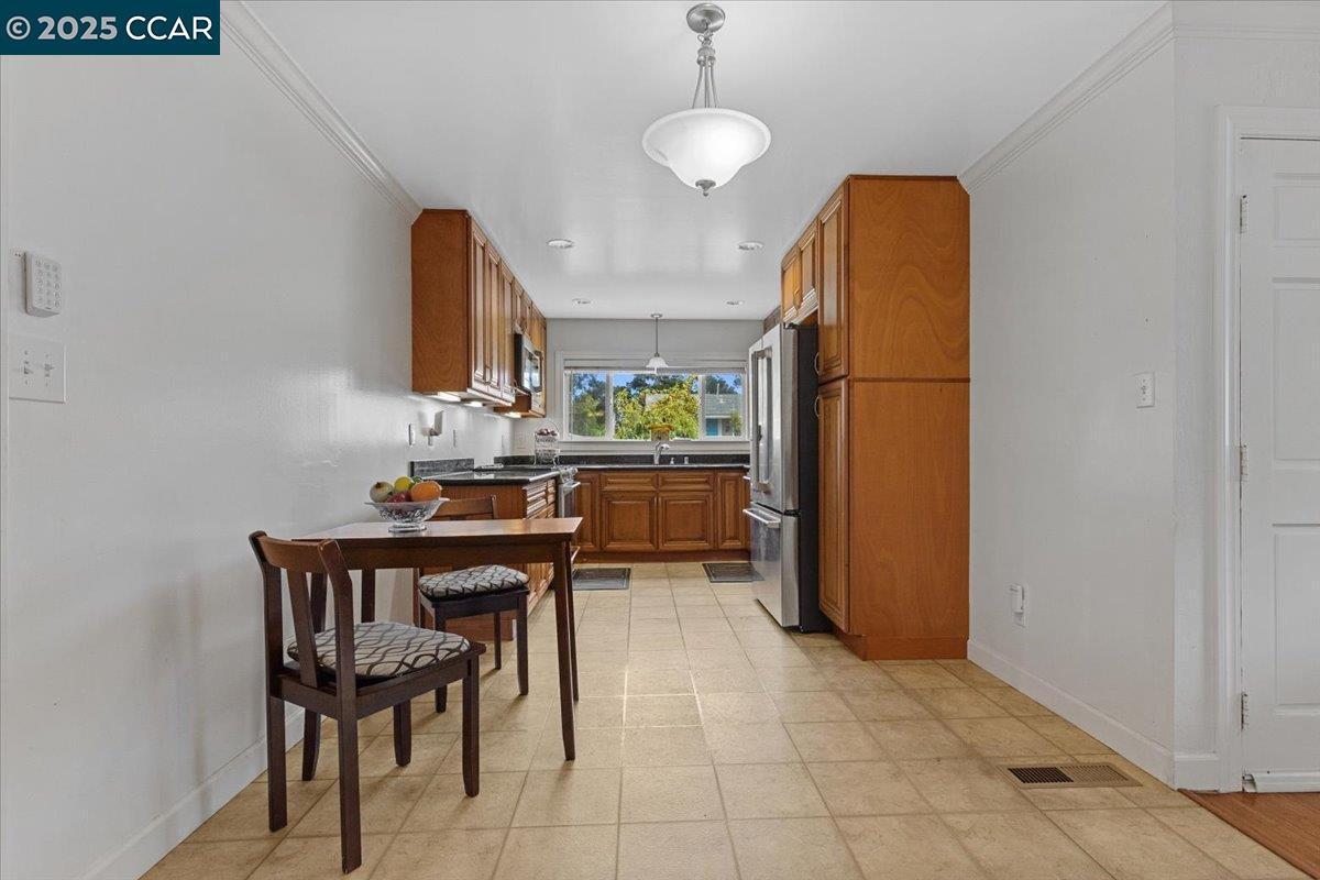 3034 Parker Road Richmond, CA 94806 - Photo 12 of 35