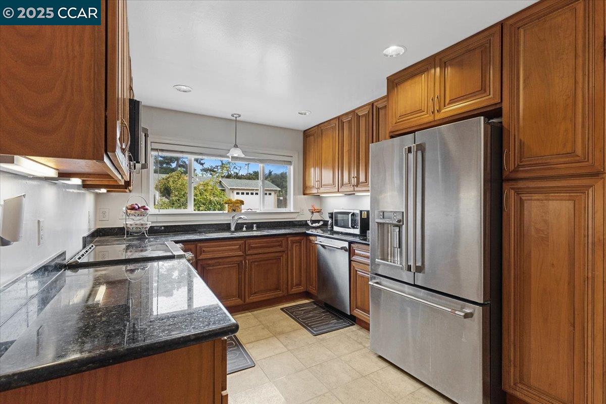 3034 Parker Road Richmond, CA 94806 - Photo 9 of 35