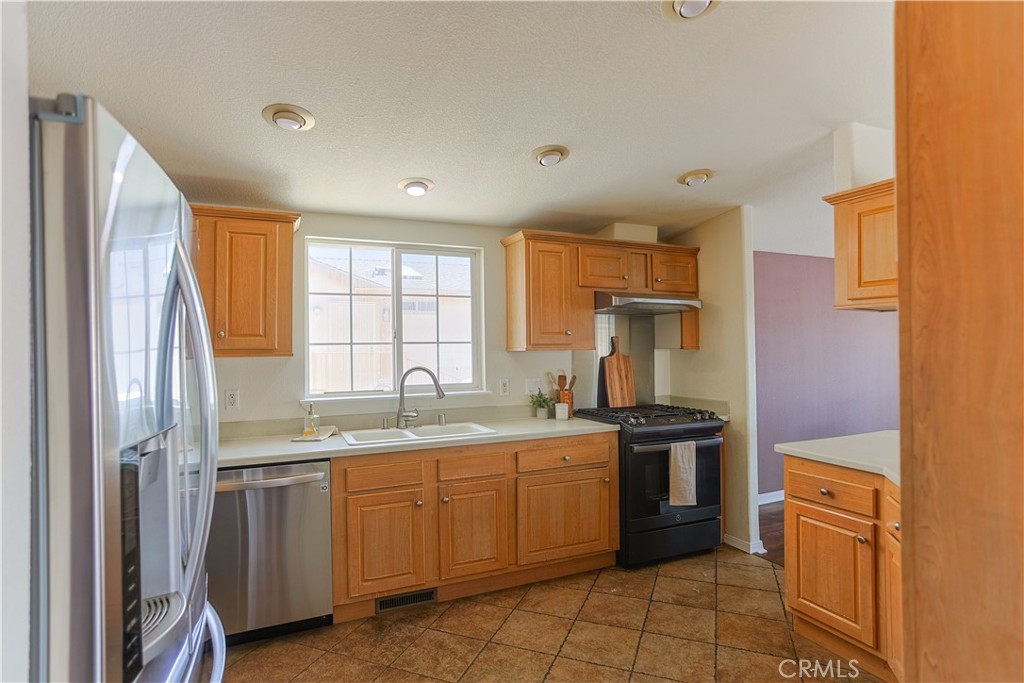 23301 Ridge Rte Drive, Unit 207 Laguna Hills, CA 92653 - Photo 9 of 39