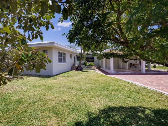 $718,000 | 30416 Coconut Highway, Big Pine Key, FL 33043