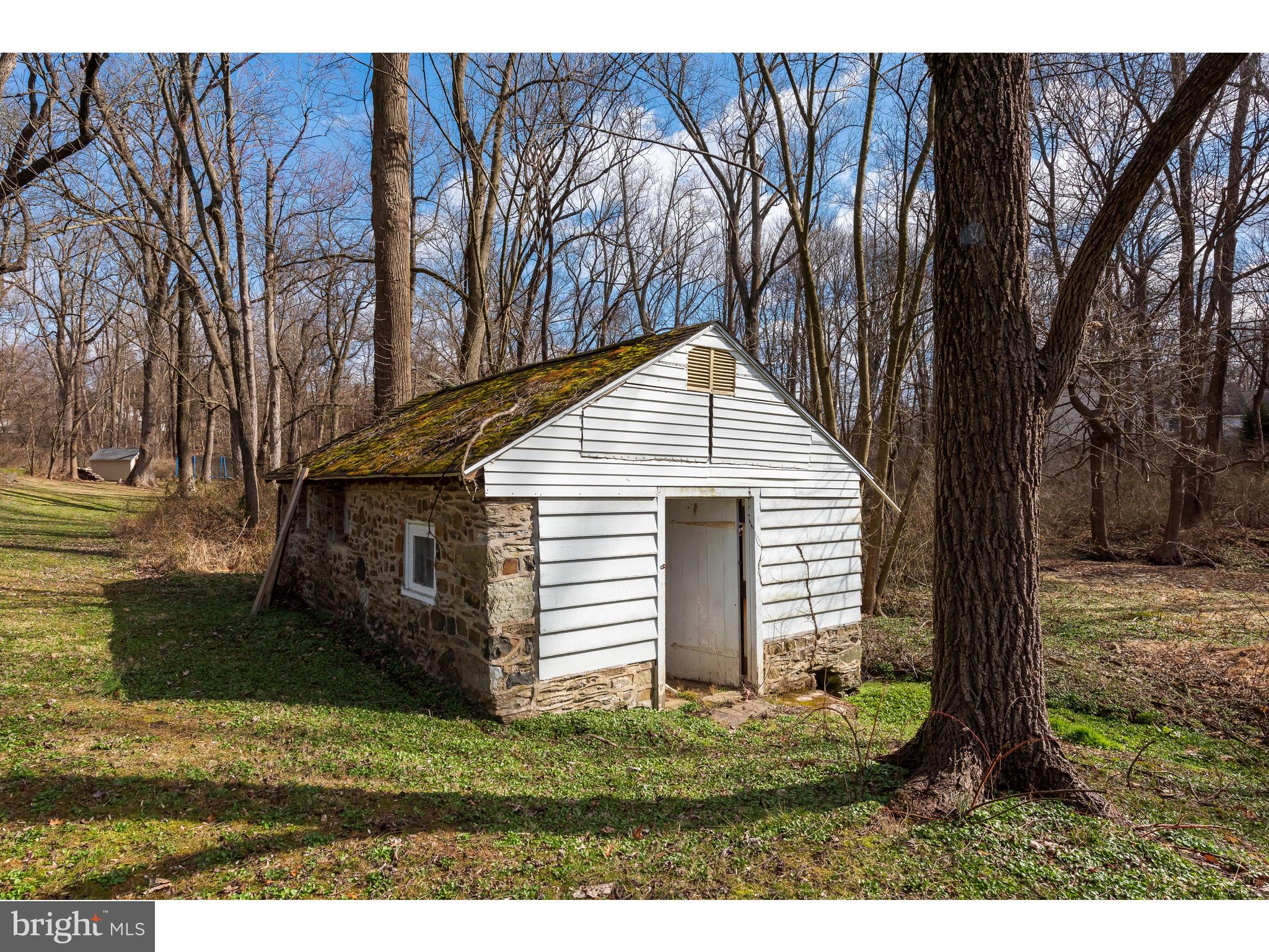 69 Devon Road Paoli, PA 19301 - Photo 3 of 30