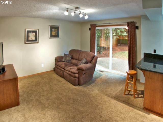 5205 Southwest Alfred Street Portland, OR 97219 - Photo 13 of 16 Gallery Image 13