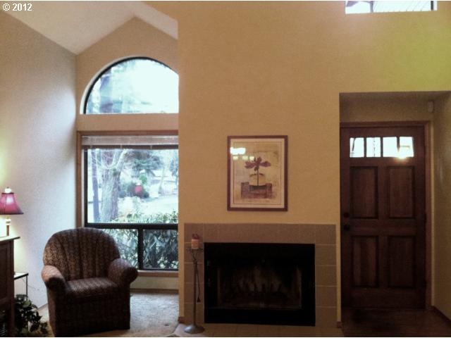 5205 Southwest Alfred Street Portland, OR 97219 - Photo 2 of 16 Gallery Image 2