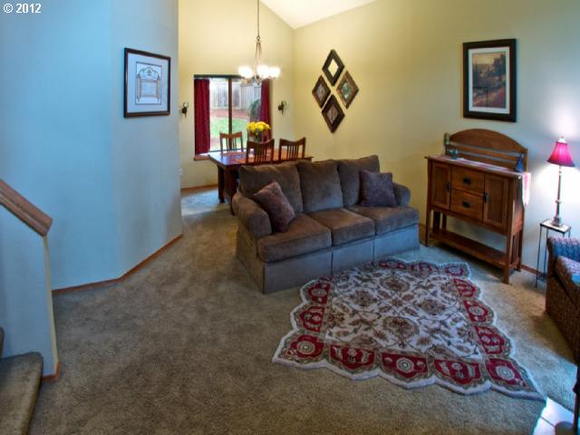 5205 Southwest Alfred Street Portland, OR 97219 - Photo 3 of 16 Gallery Image 3