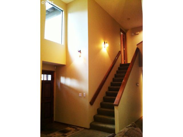 5205 Southwest Alfred Street Portland, OR 97219 - Photo 5 of 16 Gallery Image 5