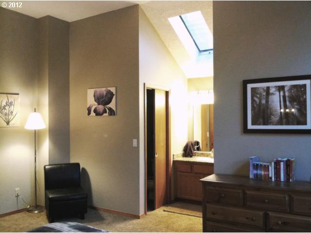 5205 Southwest Alfred Street Portland, OR 97219 - Photo 7 of 16 Gallery Image 7