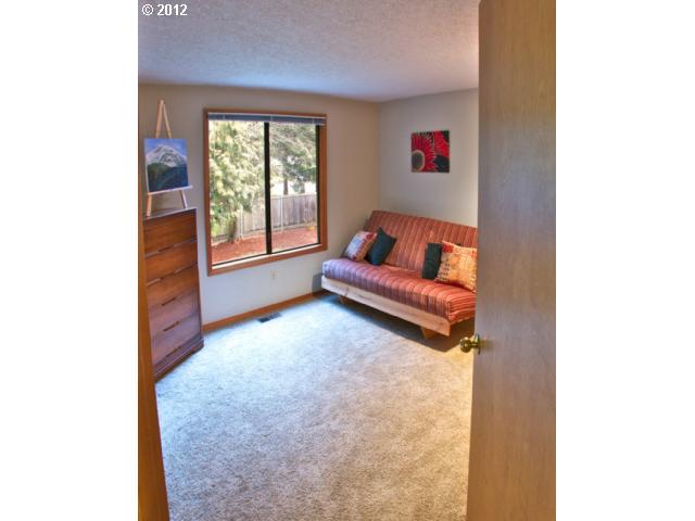 5205 Southwest Alfred Street Portland, OR 97219 - Photo 9 of 16 Gallery Image 9