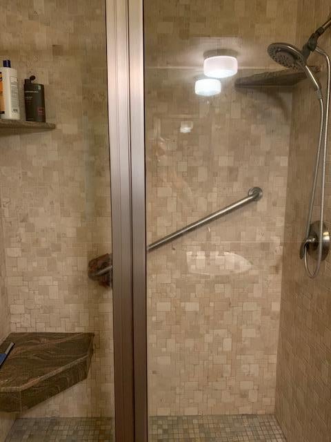 4450 Leonard Road Grants Pass, OR 97527 - Photo 22 of 39 guest bathroom