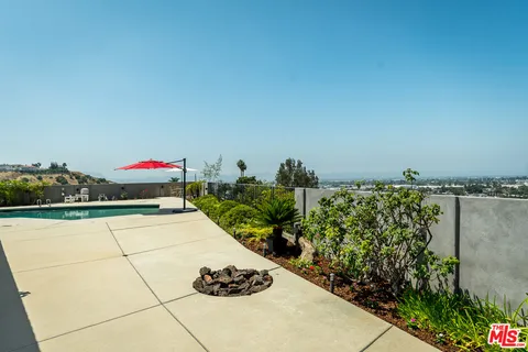 $1,399,000 | 8471 Vine Valley Drive, Sun Valley, CA 91352