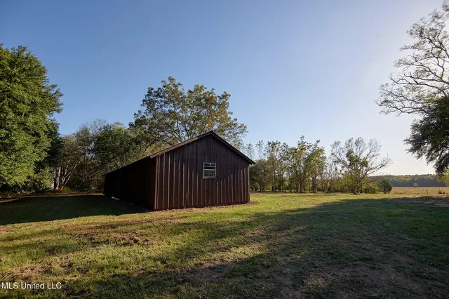 $425,000 | 133 Sulphur Springs Road, Canton, MS 39046