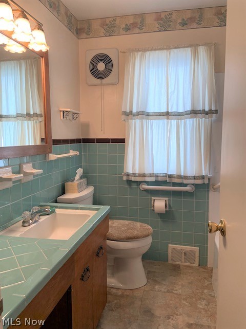 5240 East Farnhurst Road Cleveland, OH 44124 - Photo 17 of 28 Gallery Image 17