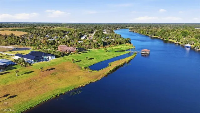 $1,990,000 | 2532 Caloosa Shores Drive, LaBelle, FL 33935