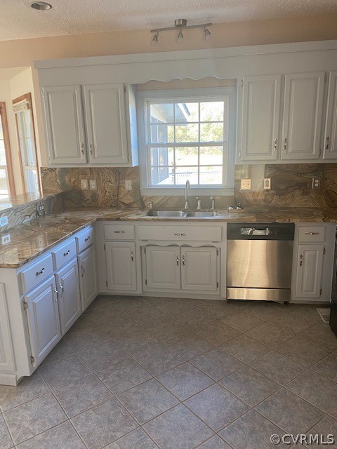 18630 Templeton Road Disputanta, VA 23842 - Photo 10 of 41 a kitchen with a sink stove and cabinets