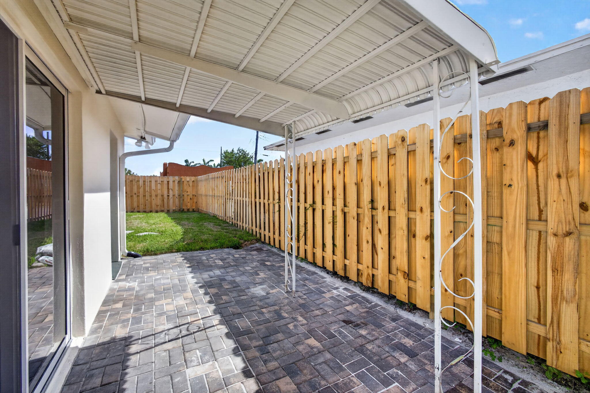 665 West 7th Street Riviera Beach, FL 33404 - Photo 52 of 62 BBQ out of the rain!
