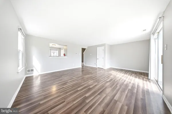 $2,500 | 157 Villa Knoll Court, Sicklerville, NJ 08081