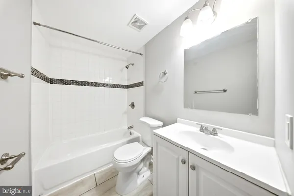 $2,500 | 157 Villa Knoll Court, Sicklerville, NJ 08081