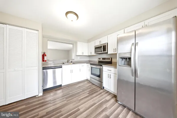 $2,500 | 157 Villa Knoll Court, Sicklerville, NJ 08081