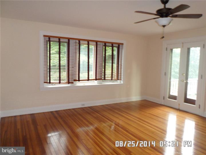 350 Bent Road Wyncote, PA 19095 - Photo 9 of 17 Living Room