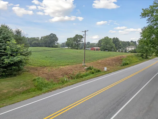 $697,975 | 5725 Whitneyville Avenue Southeast, Alto, MI 49302