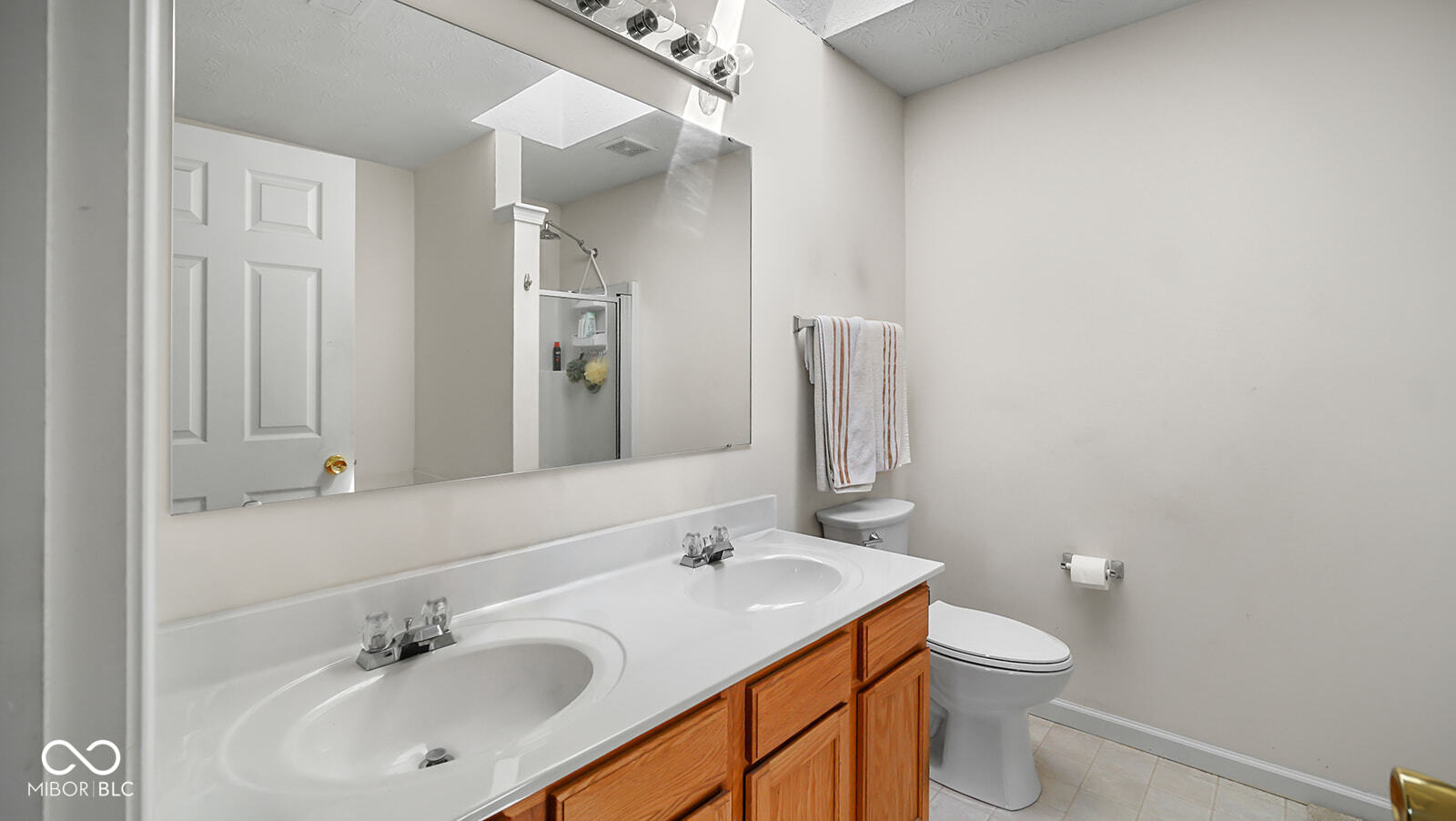1382 Fall Ridge Drive Brownsburg, IN 46112 - Photo 11 of 40 Gallery Image 11